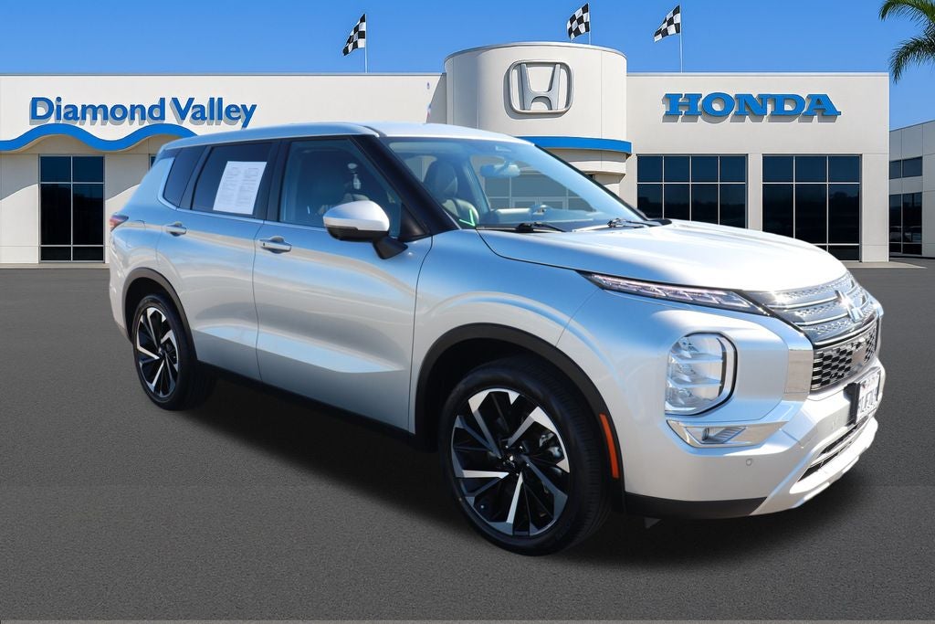 2024 Mitsubishi Outlander SE