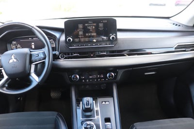 2024 Mitsubishi Outlander PHEV SE