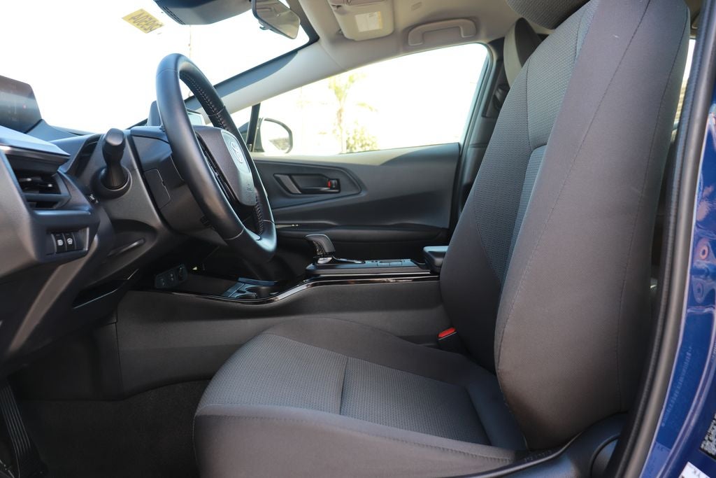 2025 Toyota Prius LE