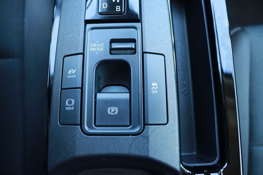 2025 Toyota Prius LE