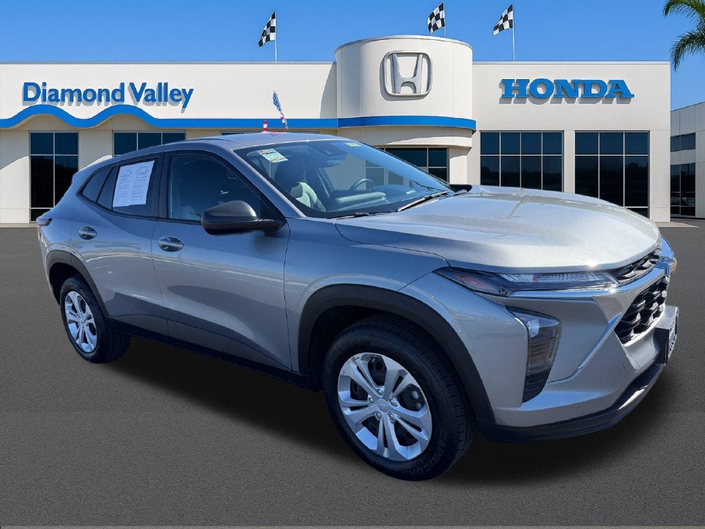 2025 Chevrolet Trax LS