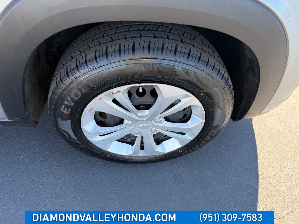 2025 Chevrolet Trax LS