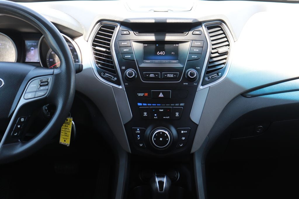 2016 Hyundai Santa Fe SE