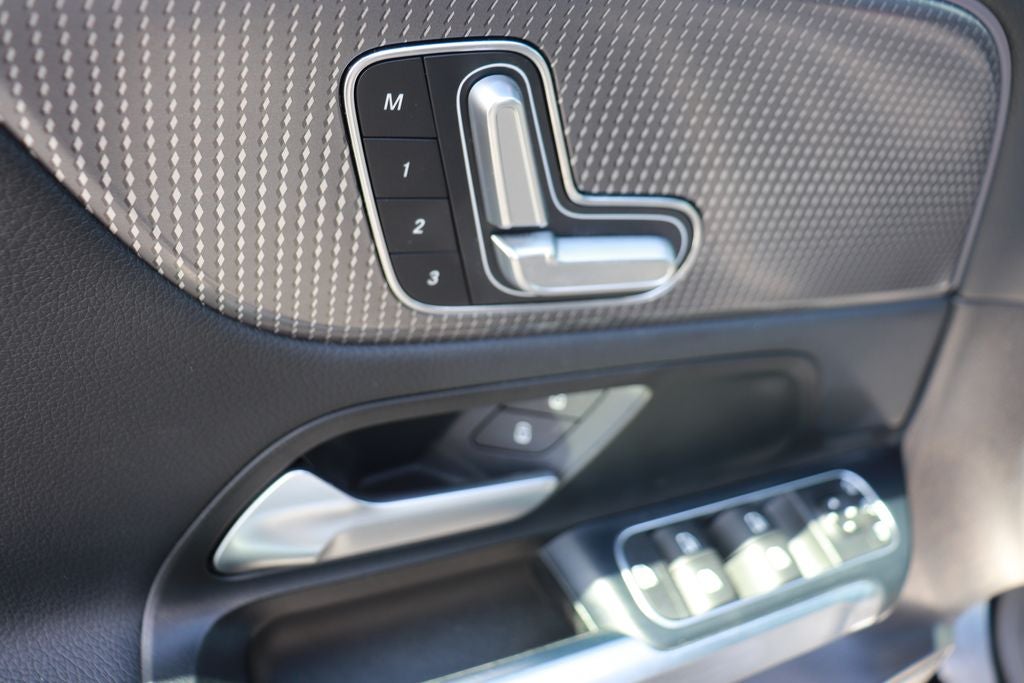 2023 Mercedes-Benz EQB 250+ Base