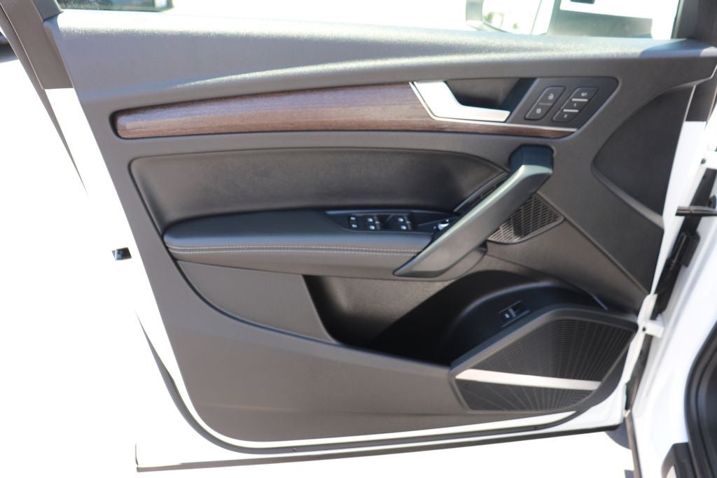 2024 Audi Q5 45 S line Premium quattro