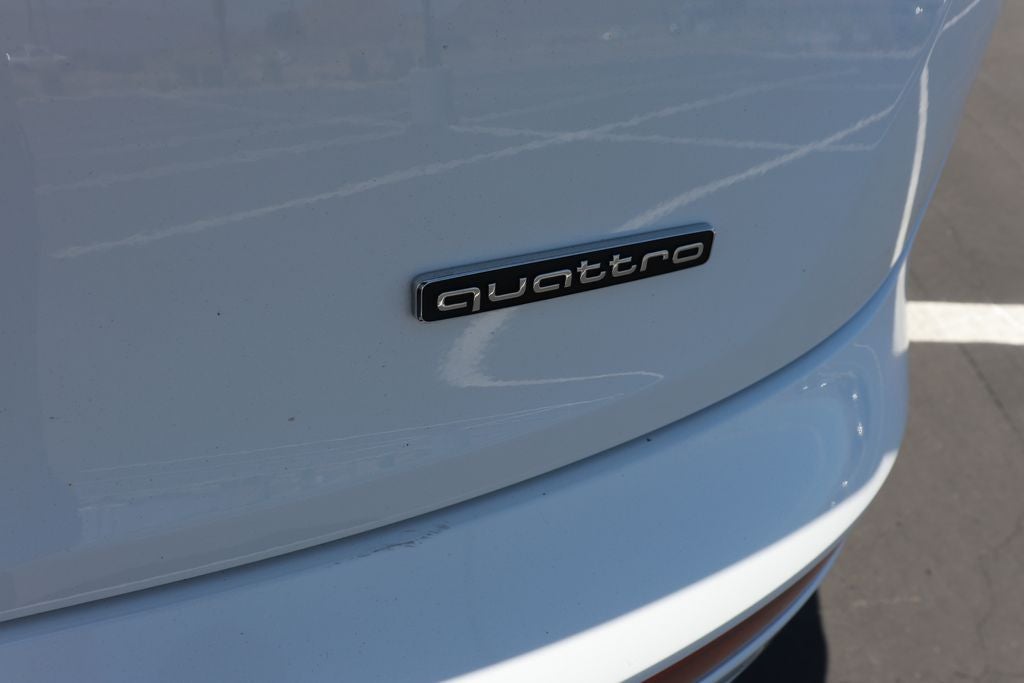 2024 Audi Q5 45 S line Premium quattro