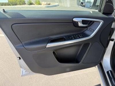 2016 Volvo XC60 T5 Drive-E Premier