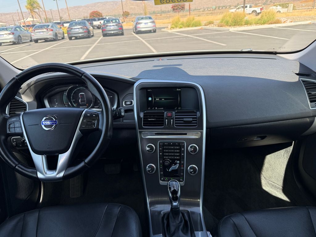 2016 Volvo XC60 T5 Drive-E Premier