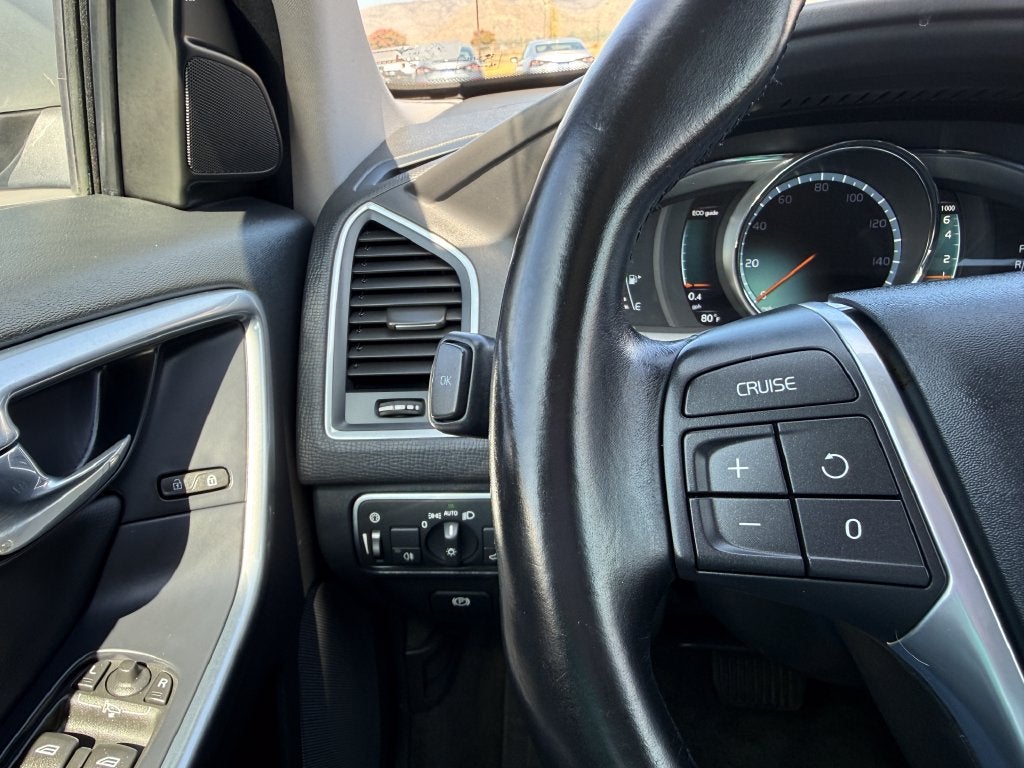 2016 Volvo XC60 T5 Drive-E Premier