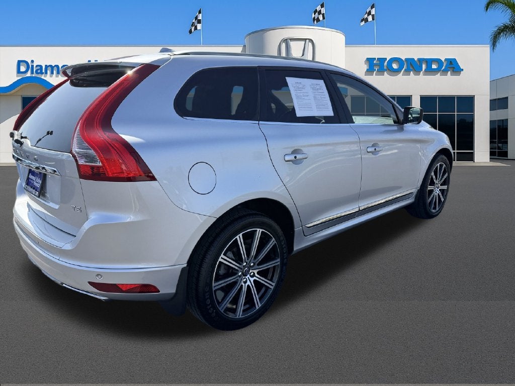 2016 Volvo XC60 T5 Drive-E Premier