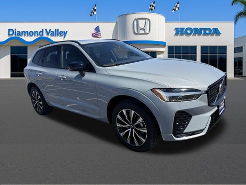 2025 Volvo XC60 B5 AWD CORE Dark Theme