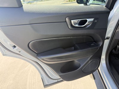 2025 Volvo XC60 B5 AWD CORE Dark Theme