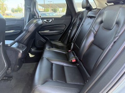 2025 Volvo XC60 B5 AWD CORE Dark Theme