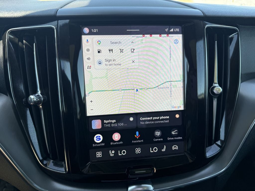 2025 Volvo XC60 B5 AWD CORE Dark Theme