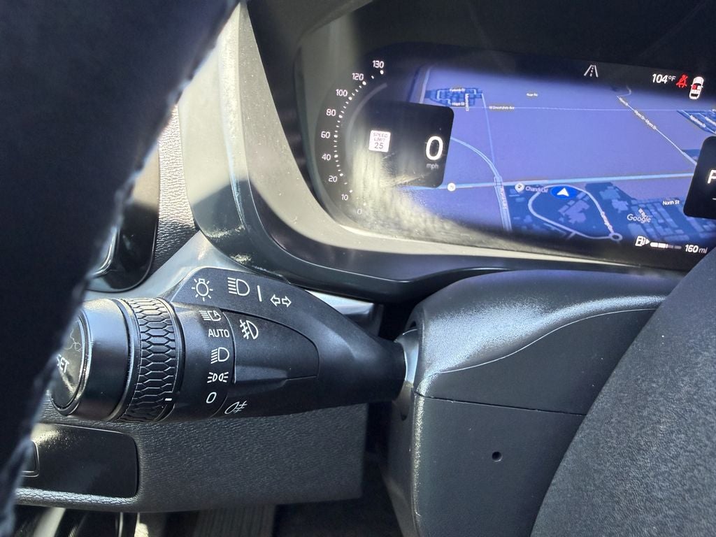 2025 Volvo XC60 B5 AWD CORE Dark Theme