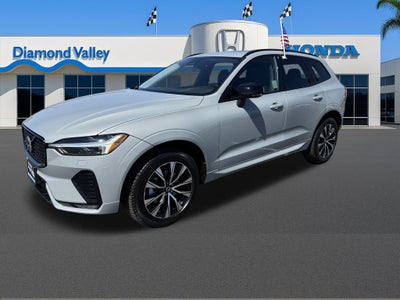 2025 Volvo XC60 B5 AWD CORE Dark Theme