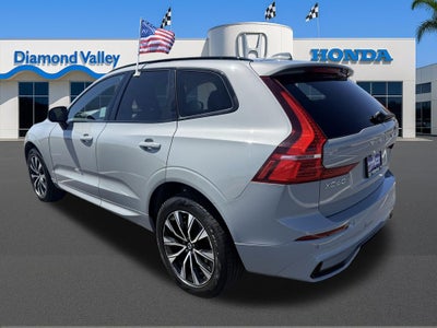 2025 Volvo XC60 B5 AWD CORE Dark Theme