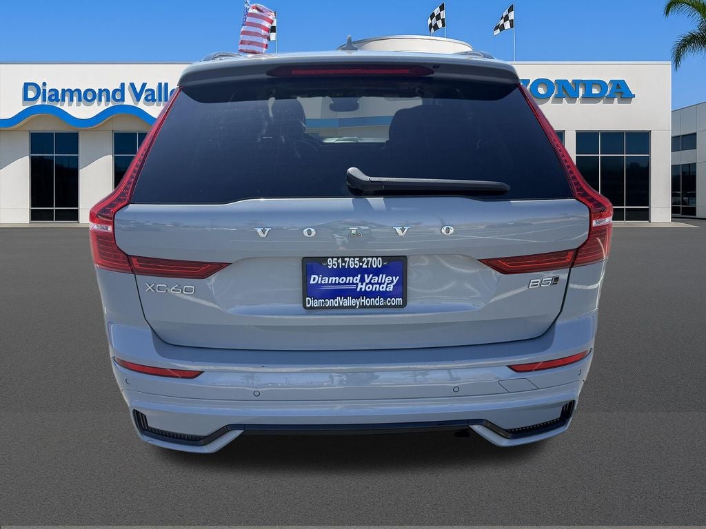 2025 Volvo XC60 B5 AWD CORE Dark Theme