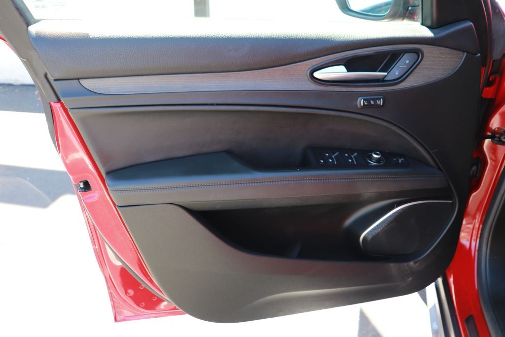 2023 Alfa Romeo Stelvio Ti AWD AWD