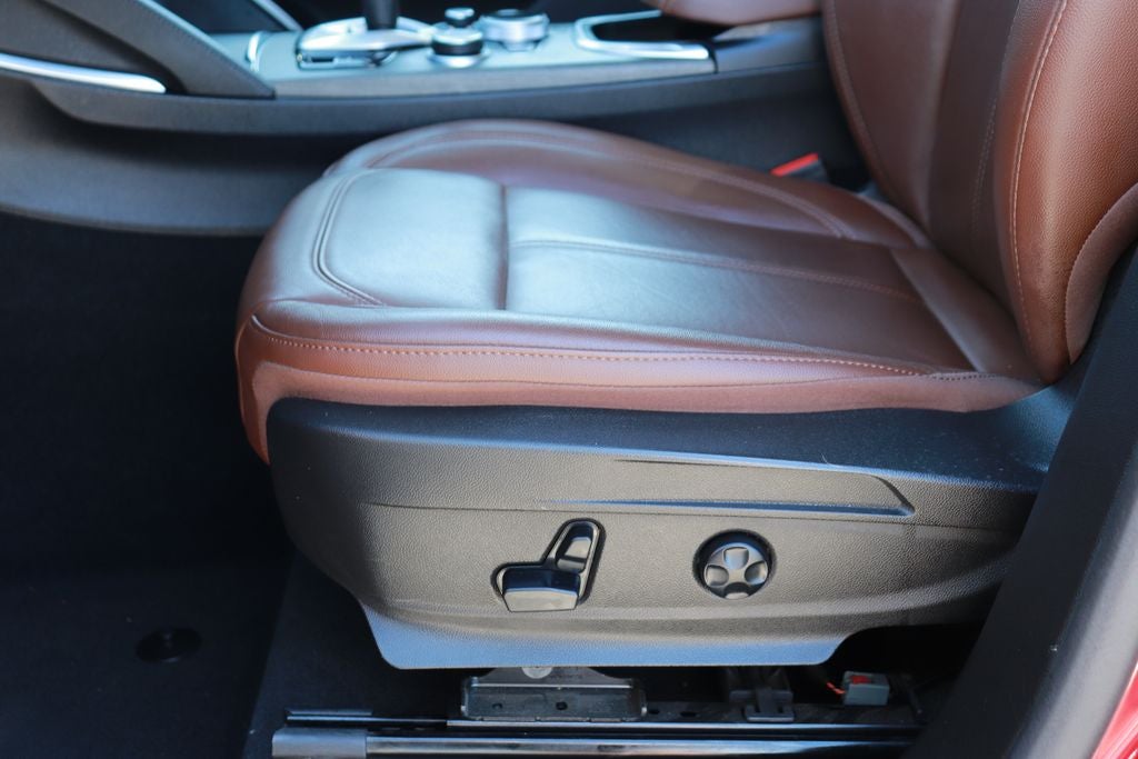2023 Alfa Romeo Stelvio Ti AWD AWD