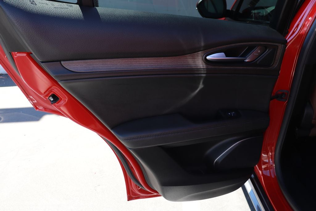 2023 Alfa Romeo Stelvio Ti AWD AWD
