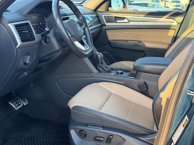 2022 Volkswagen Atlas Cross Sport 3.6L V6 SEL R-Line