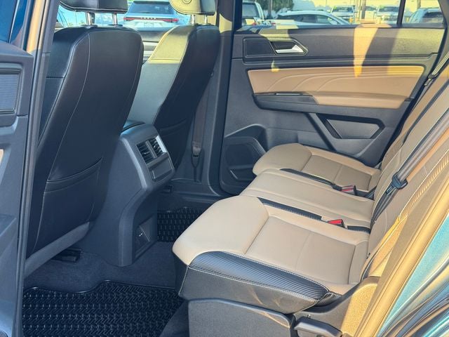 2022 Volkswagen Atlas Cross Sport 3.6L V6 SEL R-Line