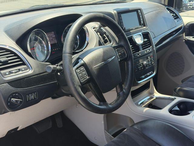 2015 Chrysler Town and Country Limited