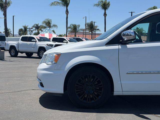 2015 Chrysler Town and Country Limited