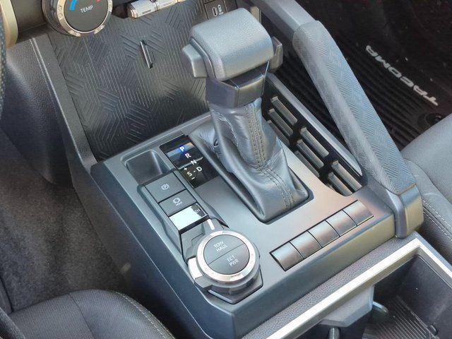 2025 Toyota TACOMA SR5 SR5