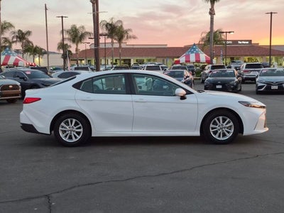 2025 Toyota CAMRY LE
