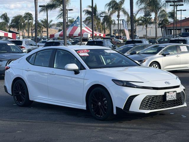 2025 Toyota CAMRY SE