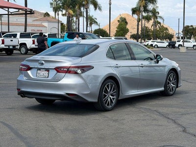 2024 Toyota Camry Hybrid XLE