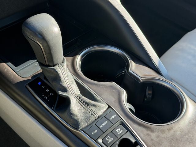 2024 Toyota Camry Hybrid SE