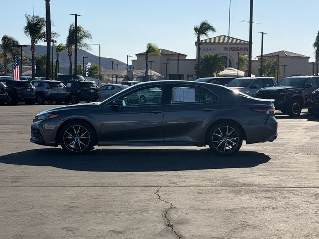 2024 Toyota Camry Hybrid SE