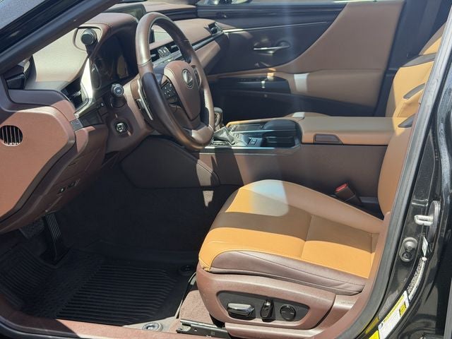 2021 Lexus ES 300h 300h