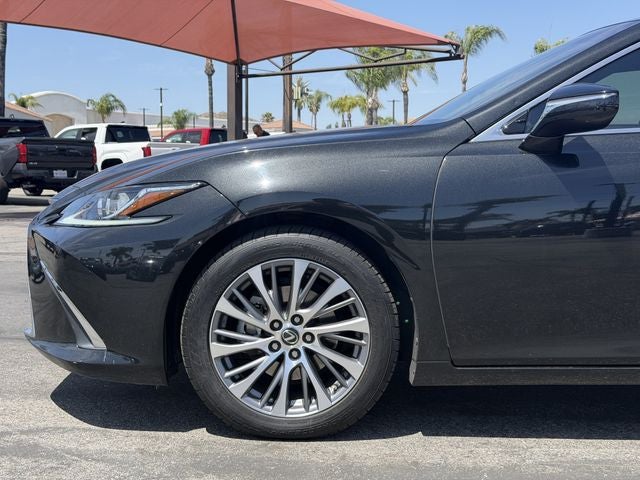 2021 Lexus ES 300h 300h