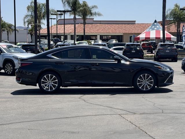 2021 Lexus ES 300h 300h