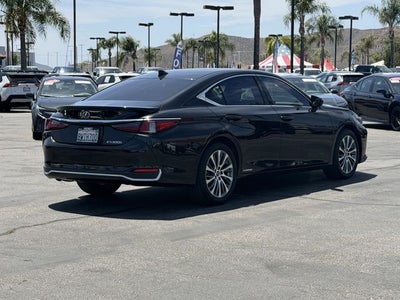 2021 Lexus ES 300h 300h