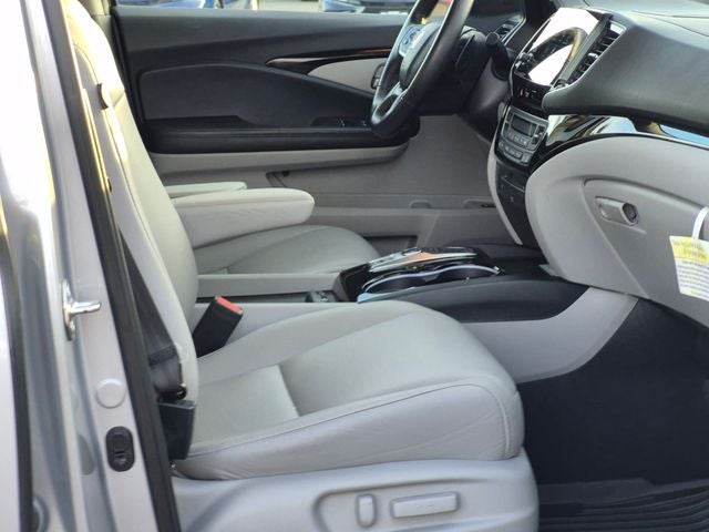 2020 Honda Pilot Touring 8 Passenger