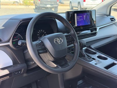 2025 Toyota Sienna LE 8 Passenger