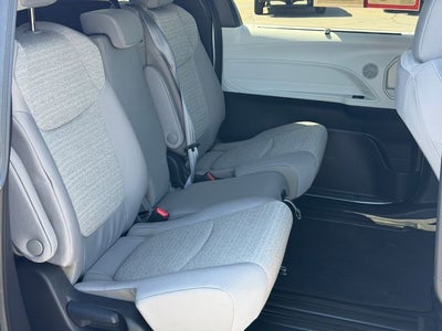 2025 Toyota Sienna LE 8 Passenger