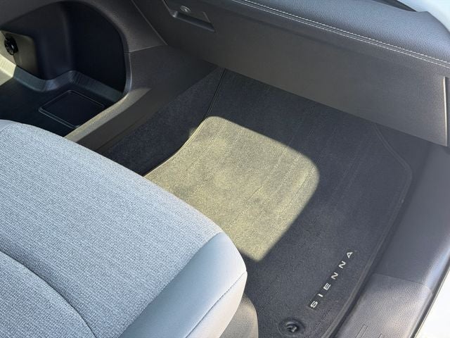 2025 Toyota Sienna LE 8 Passenger