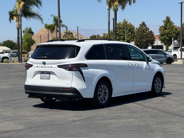 2025 Toyota Sienna LE 8 Passenger