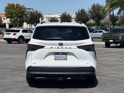 2025 Toyota Sienna LE 8 Passenger