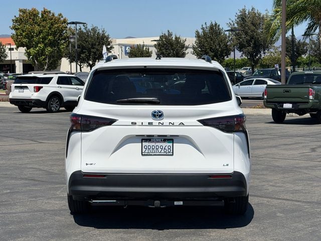 2025 Toyota Sienna LE 8 Passenger