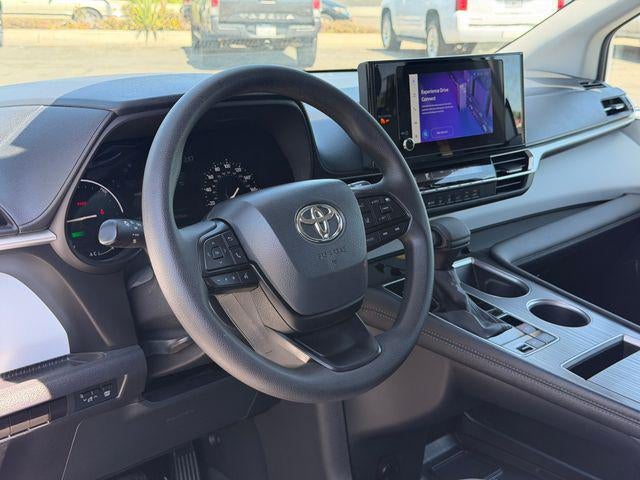 2025 Toyota Sienna LE 8 Passenger