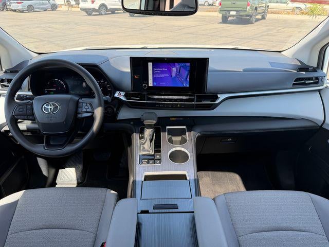 2025 Toyota Sienna LE 8 Passenger