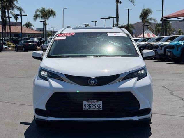 2025 Toyota Sienna LE 8 Passenger