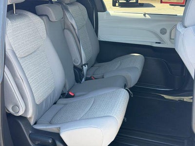 2025 Toyota Sienna LE 8 Passenger